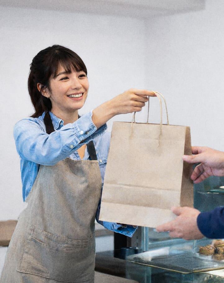 小売・飲食向け<br class='lg:hidden' />ソリューション